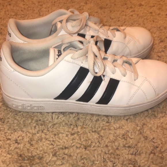 adidas Shoes - good conditioned adidas shoes